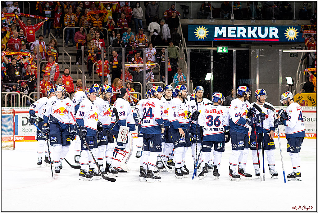 PENNY DEL Viertelfinale 4. Spiel; Duesseldorfer EG - Red Bull Muenchen; Duesseldorf, 16.04.2022